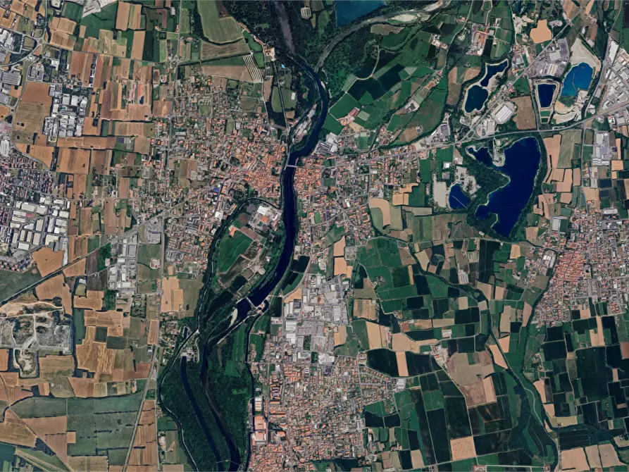 Immagine 8 di Garage in vendita  in Via XXV Aprile a Canonica D'adda