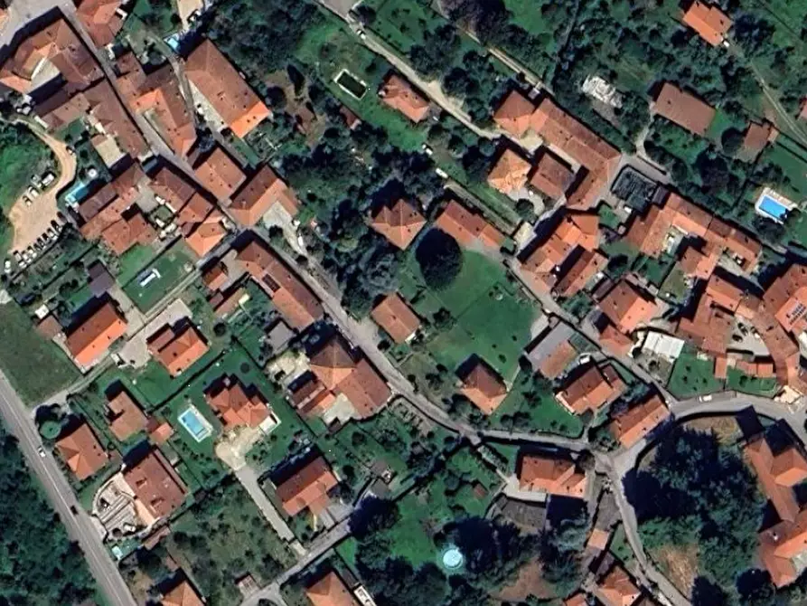 Immagine 6 di Appartamento in vendita  in Vicolo Vira a Cocquio-Trevisago