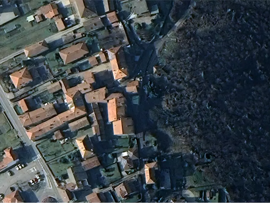 Immagine 13 di Porzione di casa in vendita  in Via della Chiesa a Cuvio