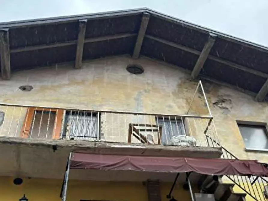 Immagine 3 di Appartamento in vendita  in Vicolo Vira a Cocquio-Trevisago