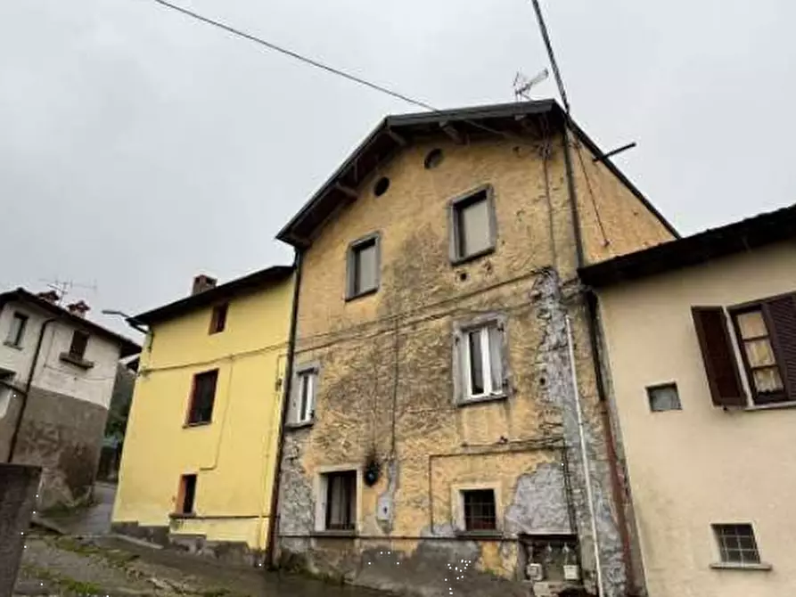 Immagine 2 di Appartamento in vendita  in Vicolo Vira a Cocquio-Trevisago