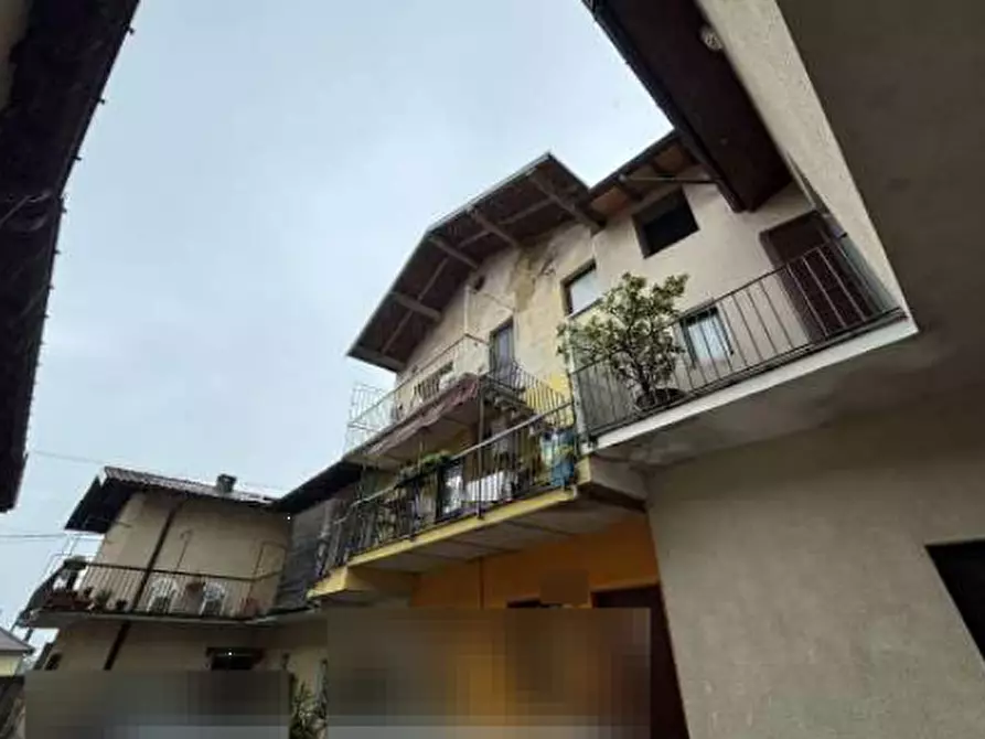 Immagine 1 di Appartamento in vendita  in Vicolo Vira a Cocquio-Trevisago