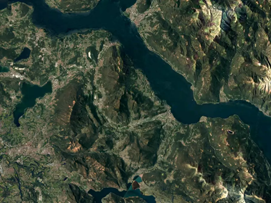 Immagine 18 di Porzione di casa in vendita  in Via della Chiesa a Cuvio