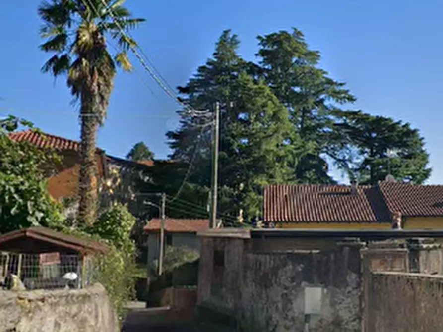 Immagine 7 di Appartamento in vendita  in Vicolo Vira a Cocquio-Trevisago