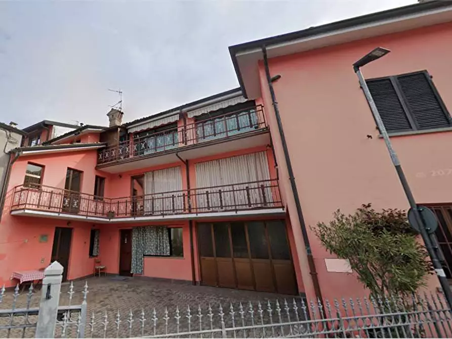 Immagine 3 di Garage in vendita  in Via Ca' Bosio a Peia