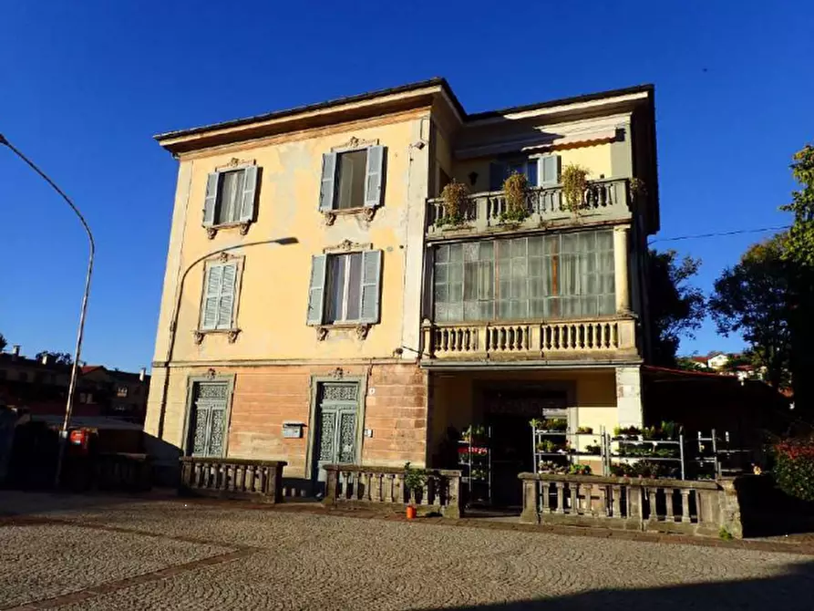 Immagine 1 di Appartamento in vendita  in Piazza Santo Stefano a Laveno-Mombello