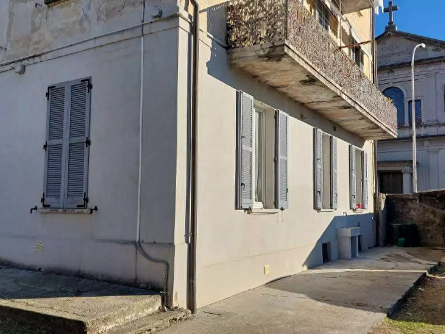 Immagine 4 di Appartamento in vendita  in Piazza Santo Stefano a Laveno-Mombello