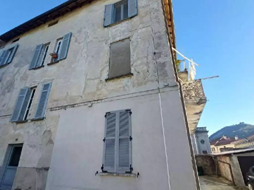 Immagine 5 di Appartamento in vendita  in Piazza Santo Stefano a Laveno-Mombello