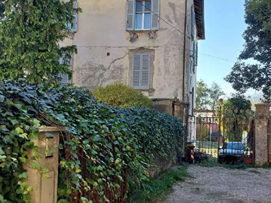 Immagine 6 di Appartamento in vendita  in Piazza Santo Stefano a Laveno-Mombello