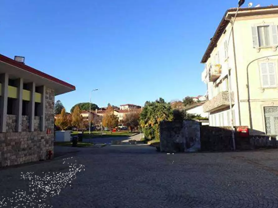 Immagine 7 di Appartamento in vendita  in Piazza Santo Stefano a Laveno-Mombello