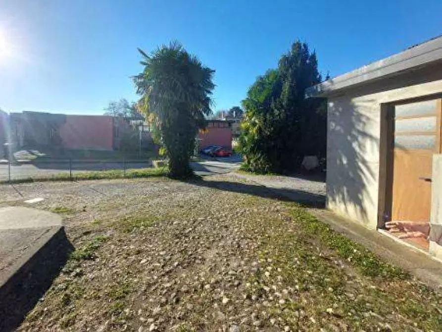 Immagine 8 di Appartamento in vendita  in Piazza Santo Stefano a Laveno-Mombello