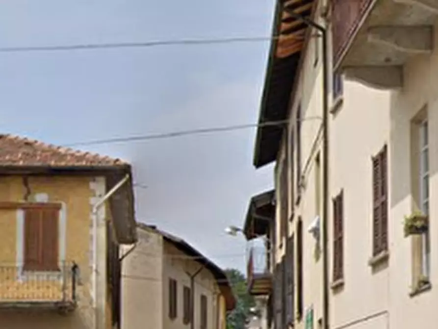 Immagine 10 di Appartamento in vendita  in Piazza Santo Stefano a Laveno-Mombello