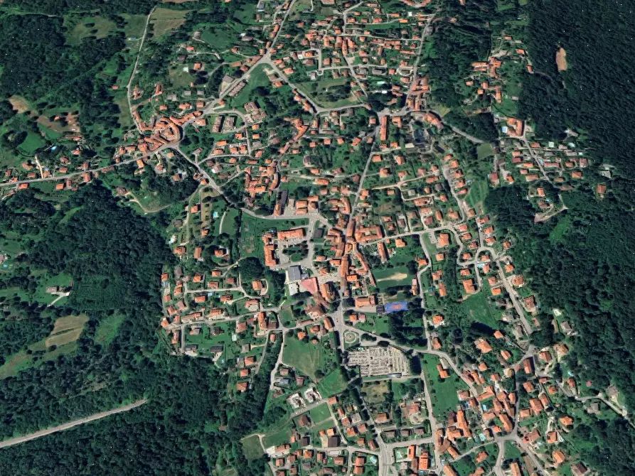 Immagine 13 di Appartamento in vendita  in Piazza Santo Stefano a Laveno-Mombello