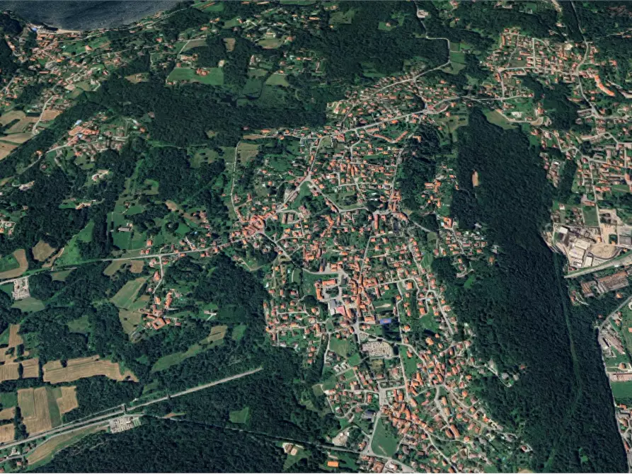 Immagine 15 di Appartamento in vendita  in Piazza Santo Stefano a Laveno-Mombello