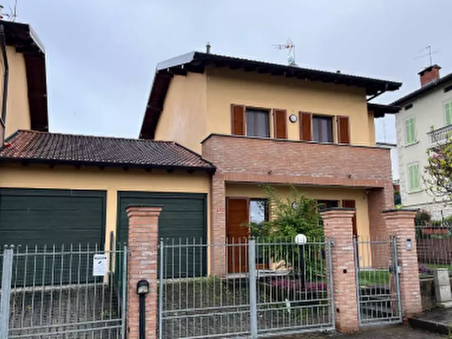 Immagine 10 di Villetta a schiera in vendita  in Via Manzoni a Albiolo