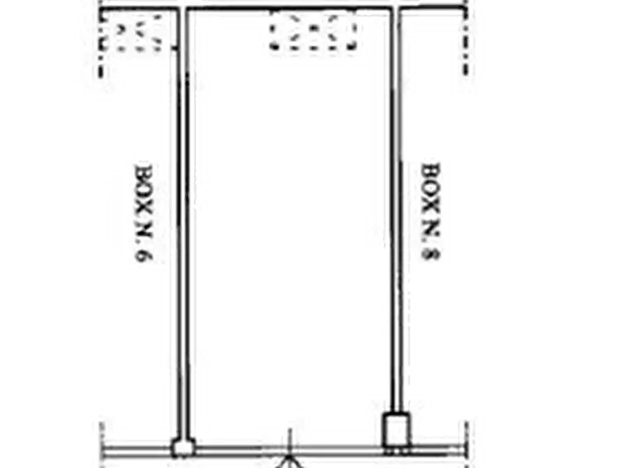 Immagine 8 di Garage in vendita  in via di Grotta di Gregna a Roma