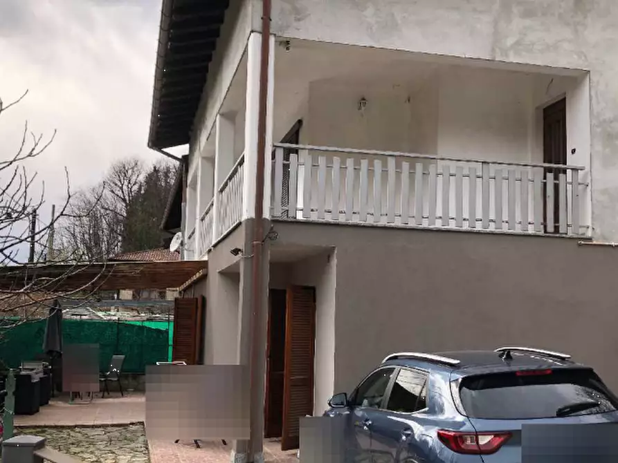 Immagine 1 di Appartamento in vendita  in Via Pradaccio a Cadegliano-Viconago