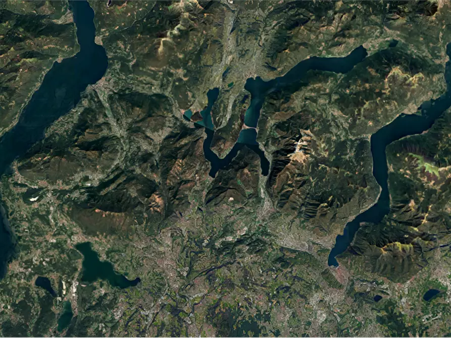 Immagine 15 di Appartamento in vendita  in Via Pradaccio a Cadegliano-Viconago