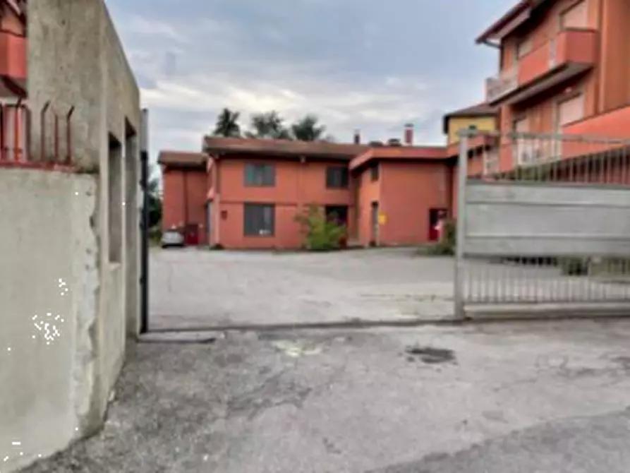Immagine 9 di Capannone industriale in vendita  in Via San Carlo a Casatenovo