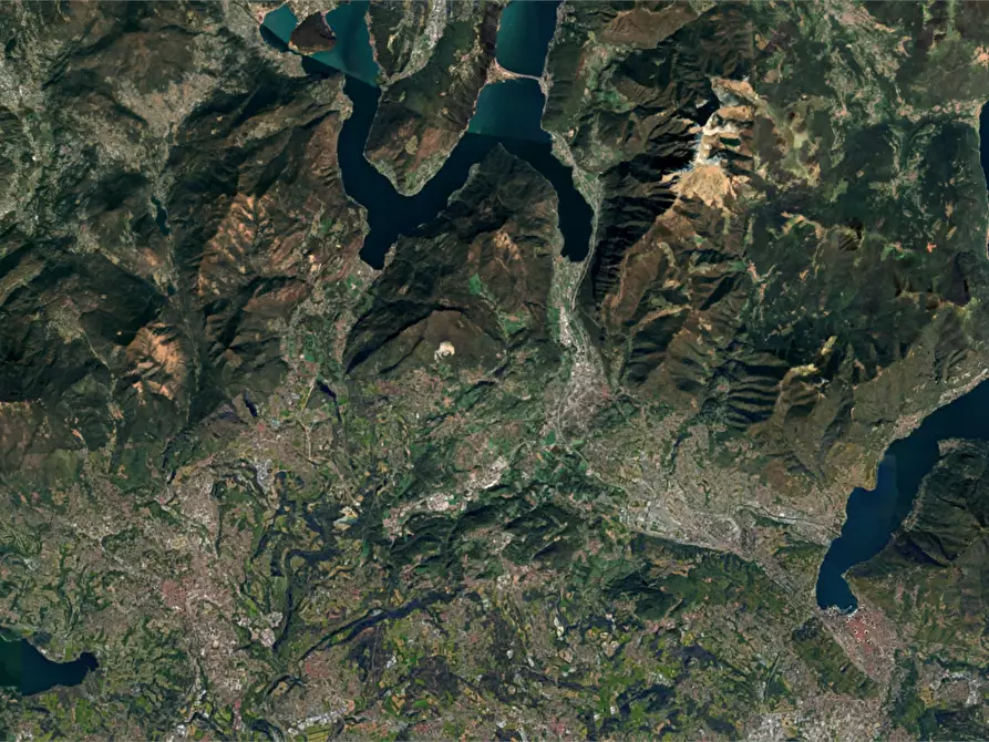 Immagine 21 di Porzione di casa in vendita  in Via G. Marconi a Besano