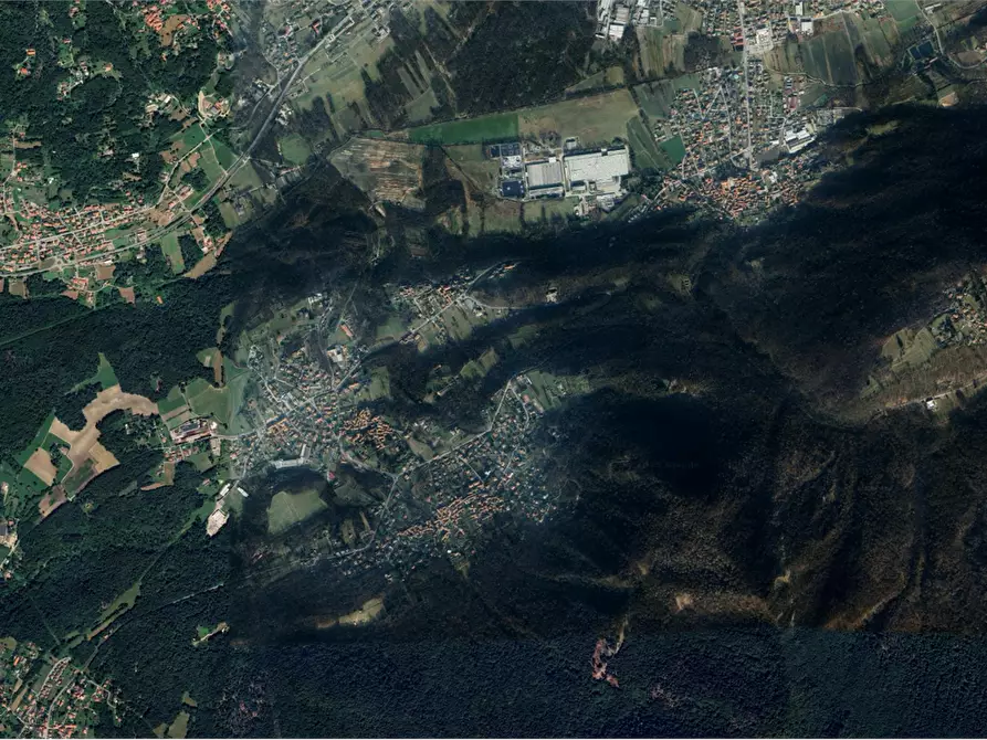 Immagine 21 di Porzione di casa in vendita  in Via della Chiesa a Cuvio