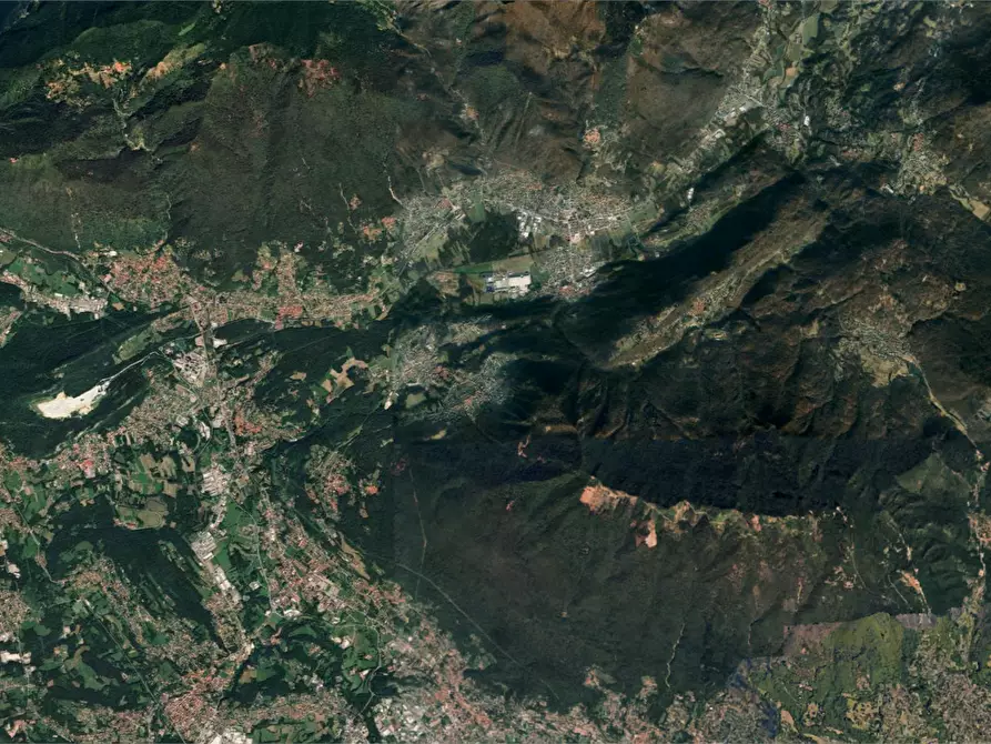 Immagine 22 di Porzione di casa in vendita  in Via della Chiesa a Cuvio