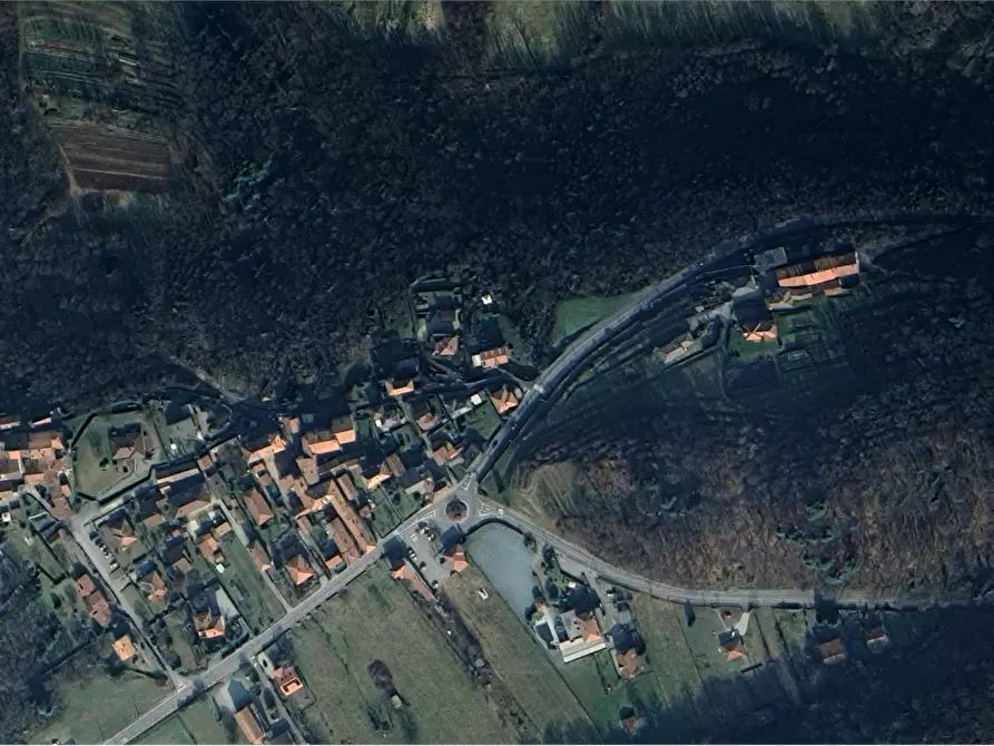 Immagine 25 di Porzione di casa in vendita  in Via della Chiesa a Cuvio