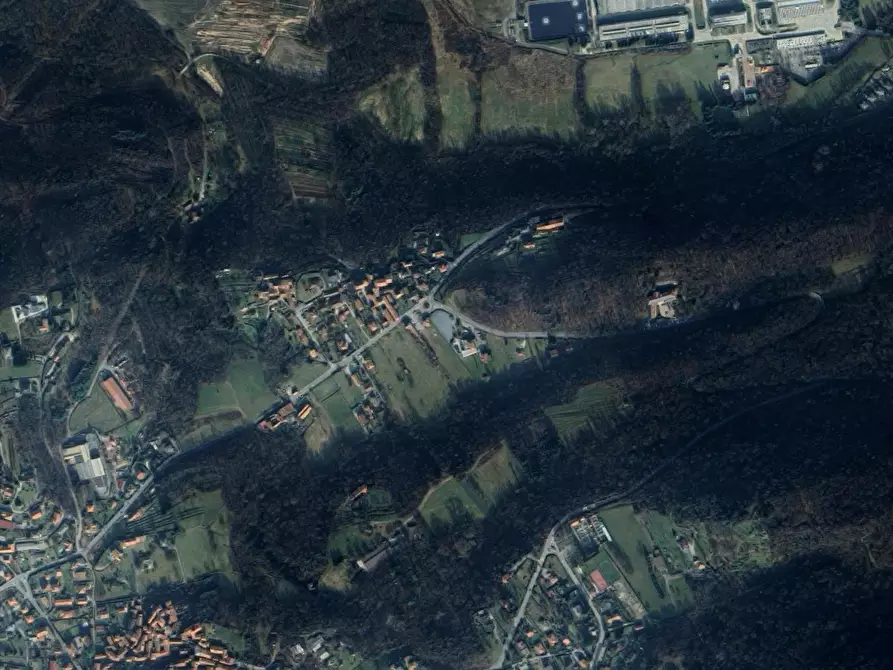 Immagine 26 di Porzione di casa in vendita  in Via della Chiesa a Cuvio