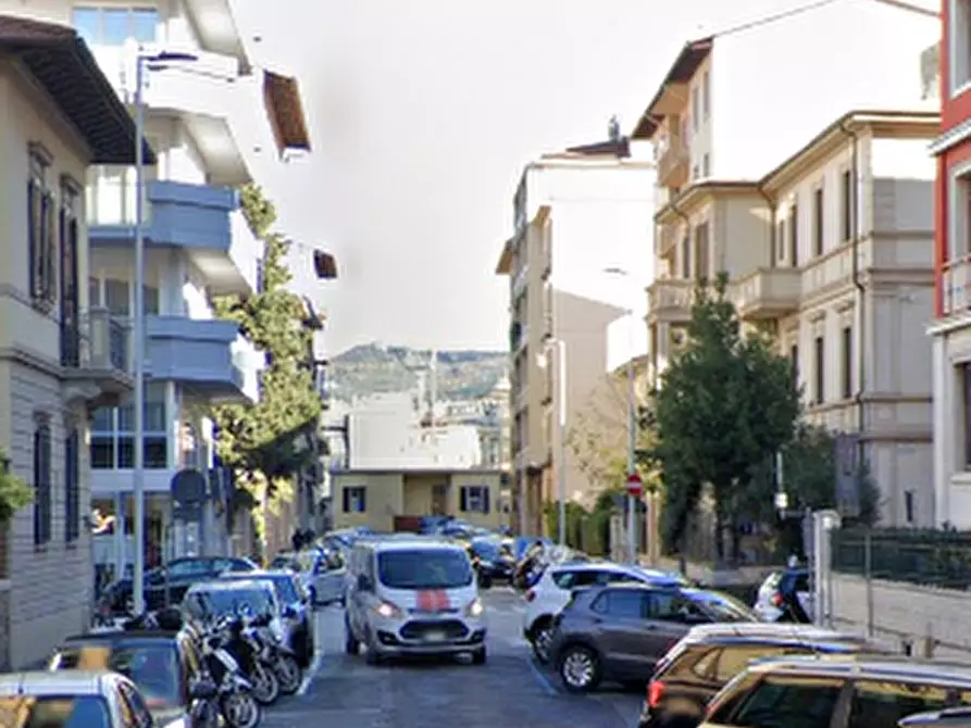 Immagine 4 di Magazzino in vendita  in Via Benedetto Varchi a Firenze
