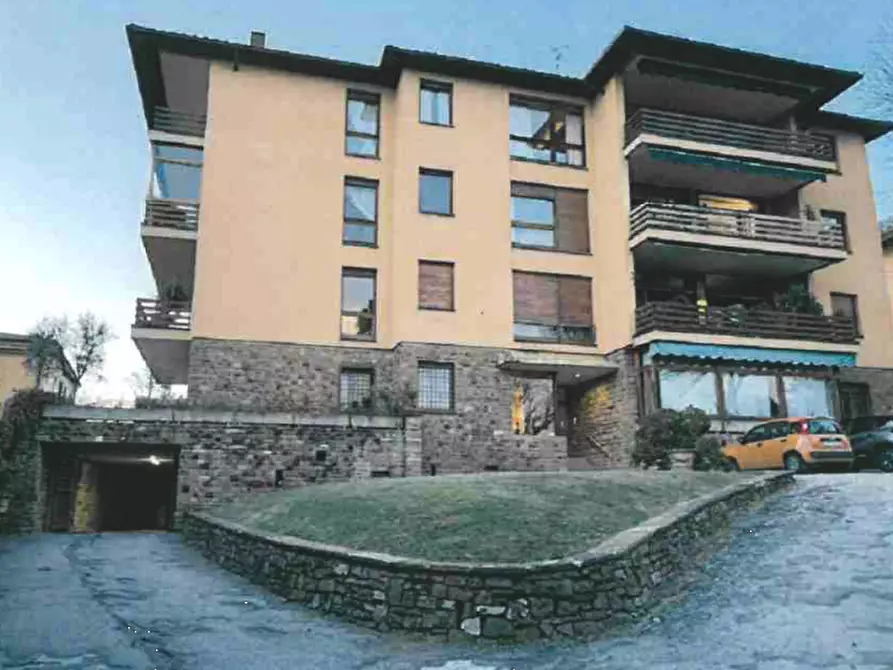 Immagine 2 di Posto auto in vendita  in Via Bolognese a Firenze