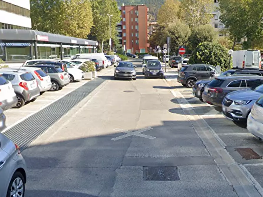 Immagine 2 di Posto auto in vendita  in viale Montegrappa a Prato