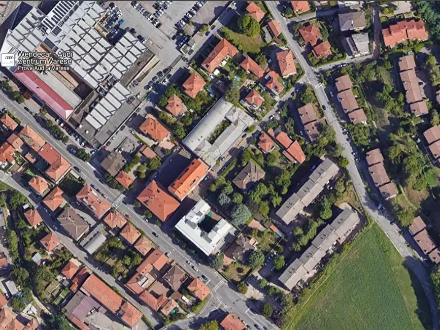 Immagine 18 di Magazzino in vendita  in Via Quarnero a Varese