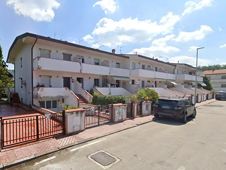 Immagine 1 di Villetta a schiera in vendita  in Via Provinciale Lucchese a Serravalle Pistoiese