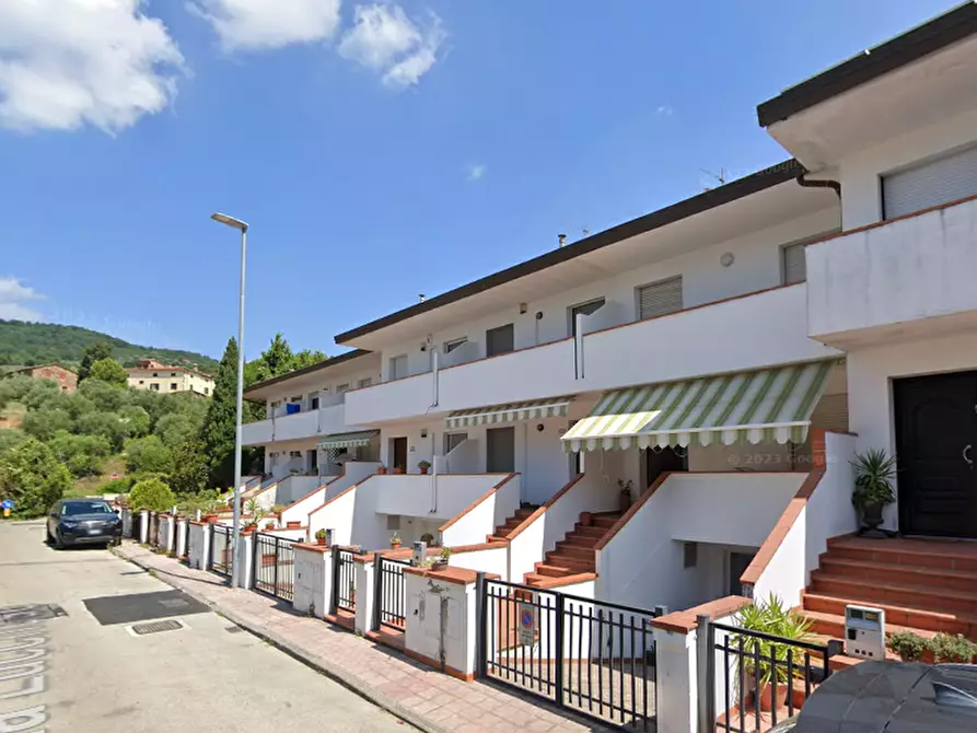 Immagine 2 di Villetta a schiera in vendita  in Via Provinciale Lucchese a Serravalle Pistoiese