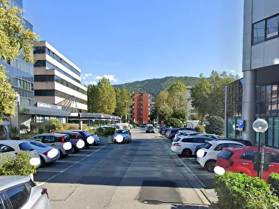 Immagine 2 di Magazzino in vendita  in Viale Montegrappa a Prato