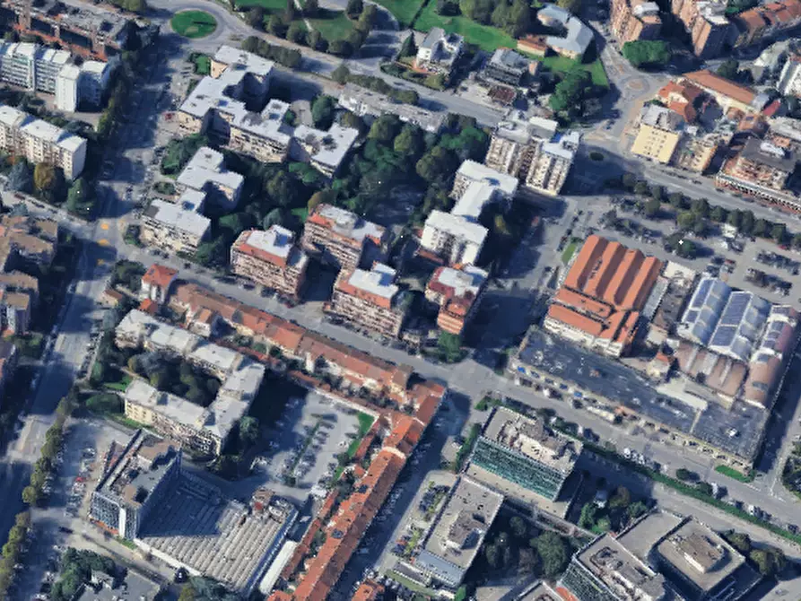 Immagine 3 di Magazzino in vendita  in Via Ferrucci a Prato