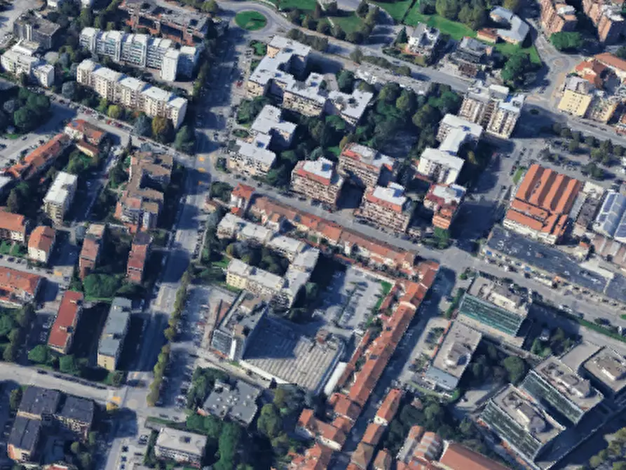 Immagine 4 di Magazzino in vendita  in Via Ferrucci a Prato