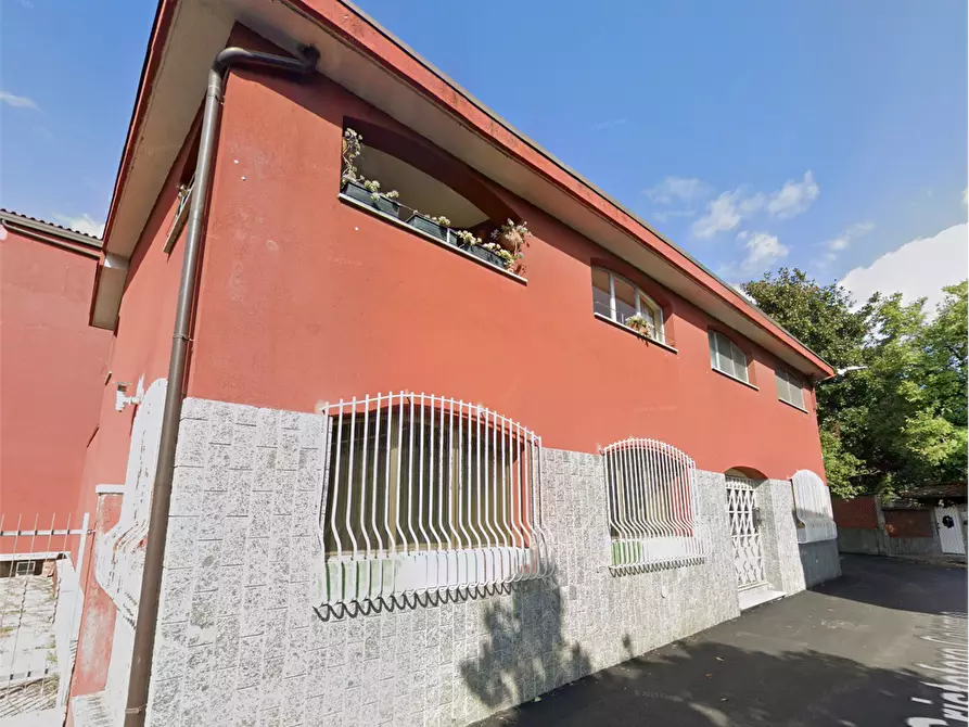 Immagine 10 di Appartamento in vendita  in Via Colombo a Leggiuno