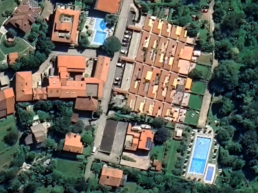 Immagine 15 di Appartamento in vendita  in Via Colombo a Leggiuno