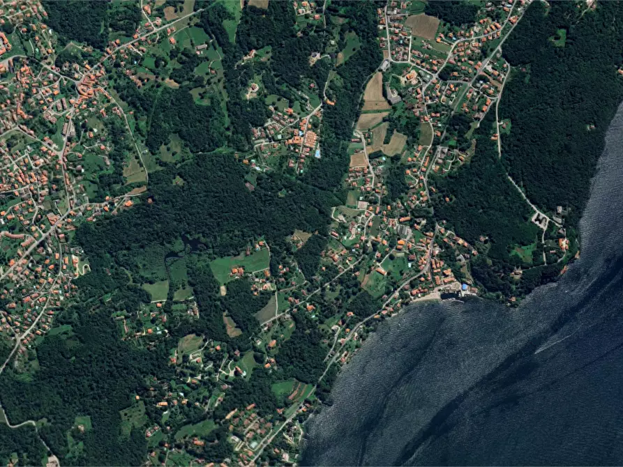 Immagine 17 di Appartamento in vendita  in Via Colombo a Leggiuno