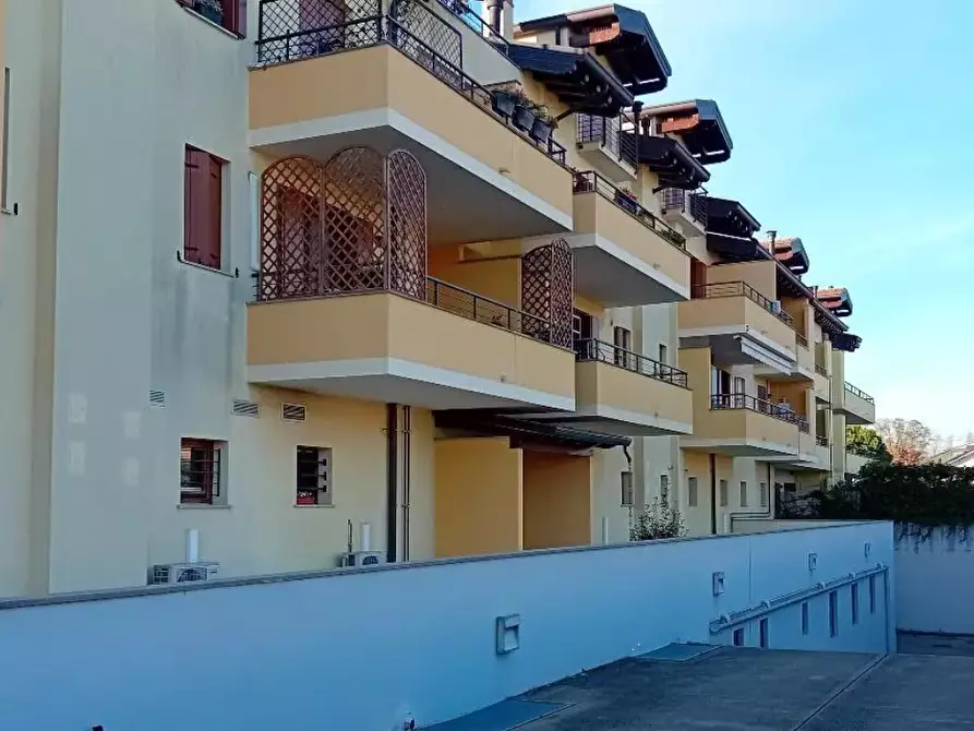 Immagine 3 di Negozio in vendita  in Piazza San Valentino a Pagnacco