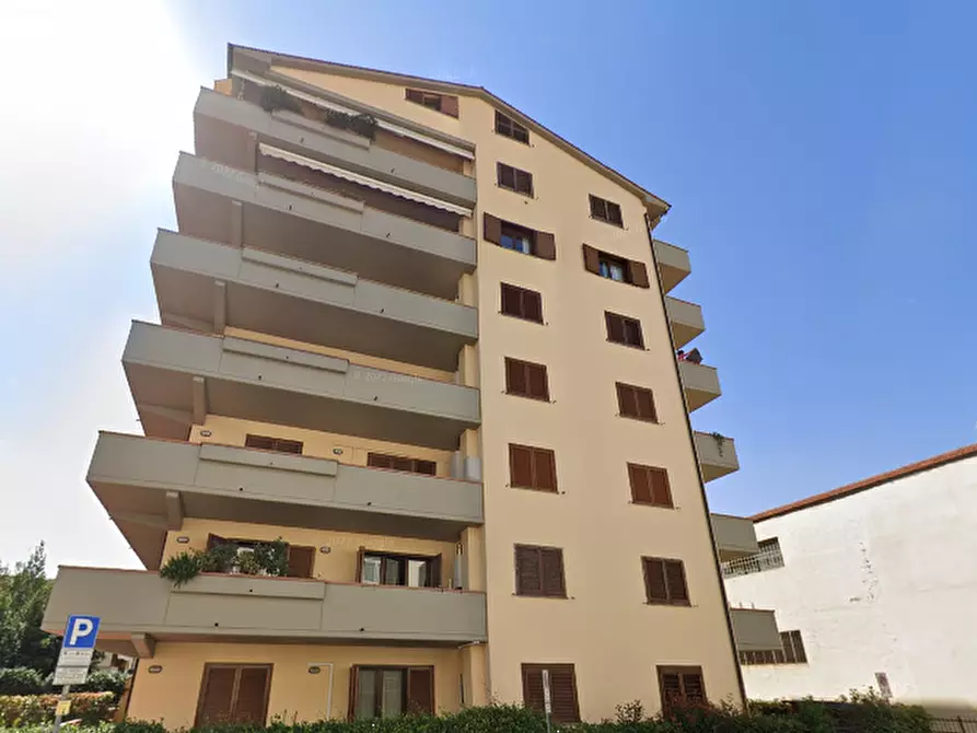 Immagine 3 di Appartamento in vendita  in Via Fratelli Giachetti  a Prato