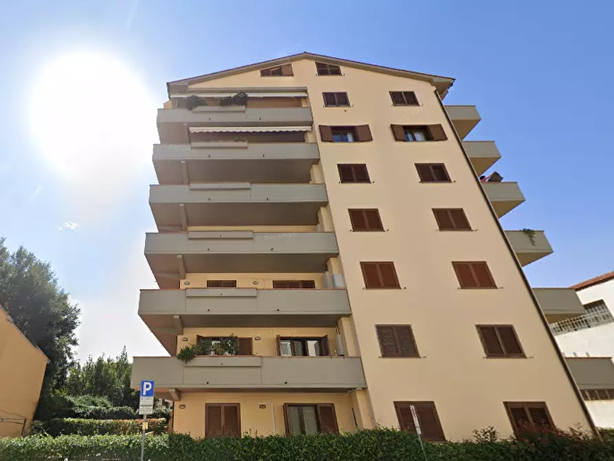 Immagine 2 di Appartamento in vendita  in Via Fratelli Giachetti  a Prato