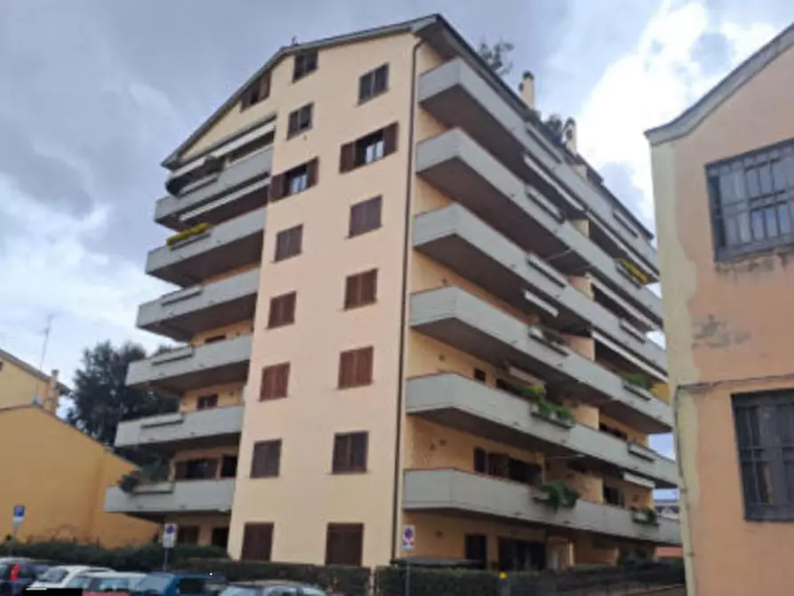 Immagine 13 di Appartamento in vendita  in Via Fratelli Giachetti  a Prato