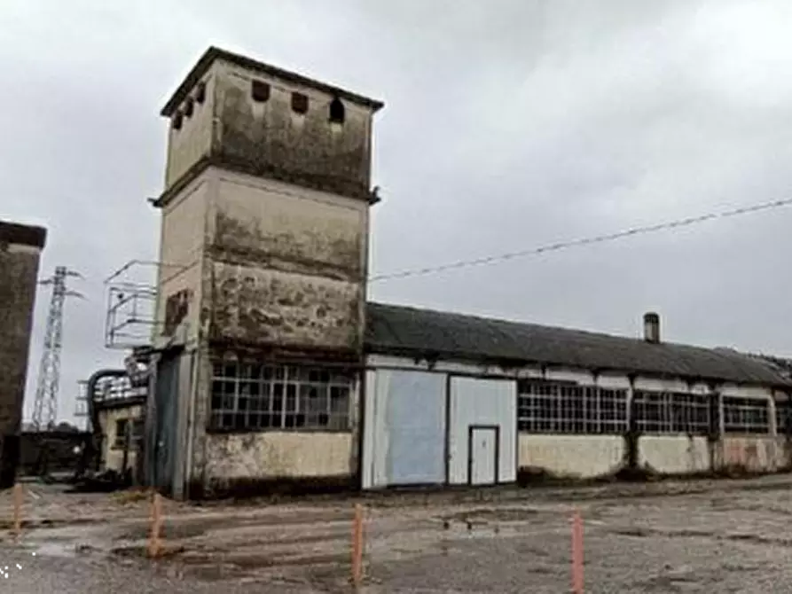 Immagine 2 di Capannone industriale in vendita  in Via Parini a Manzano