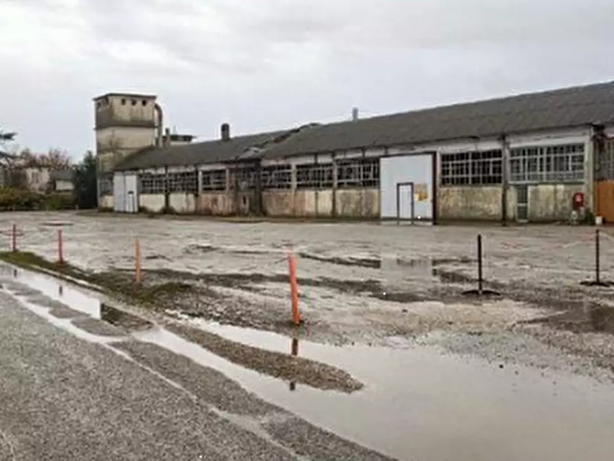 Immagine 3 di Capannone industriale in vendita  in Via Parini a Manzano