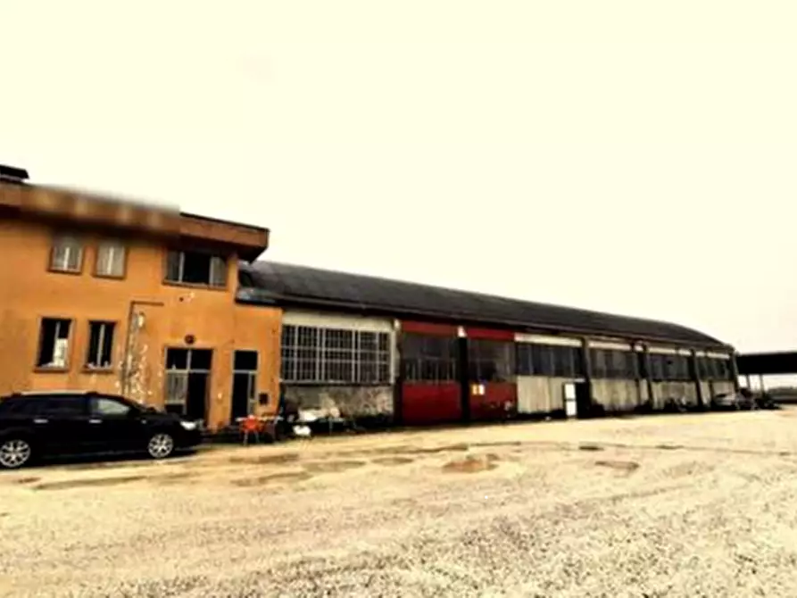 Immagine 5 di Capannone industriale in vendita  in Via Parini a Manzano
