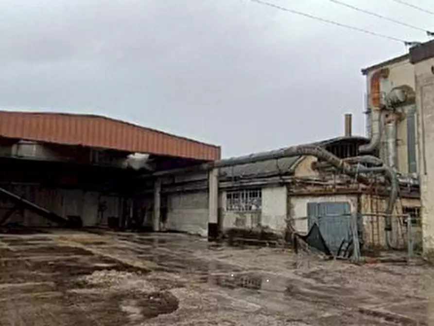 Immagine 9 di Capannone industriale in vendita  in Via Parini a Manzano