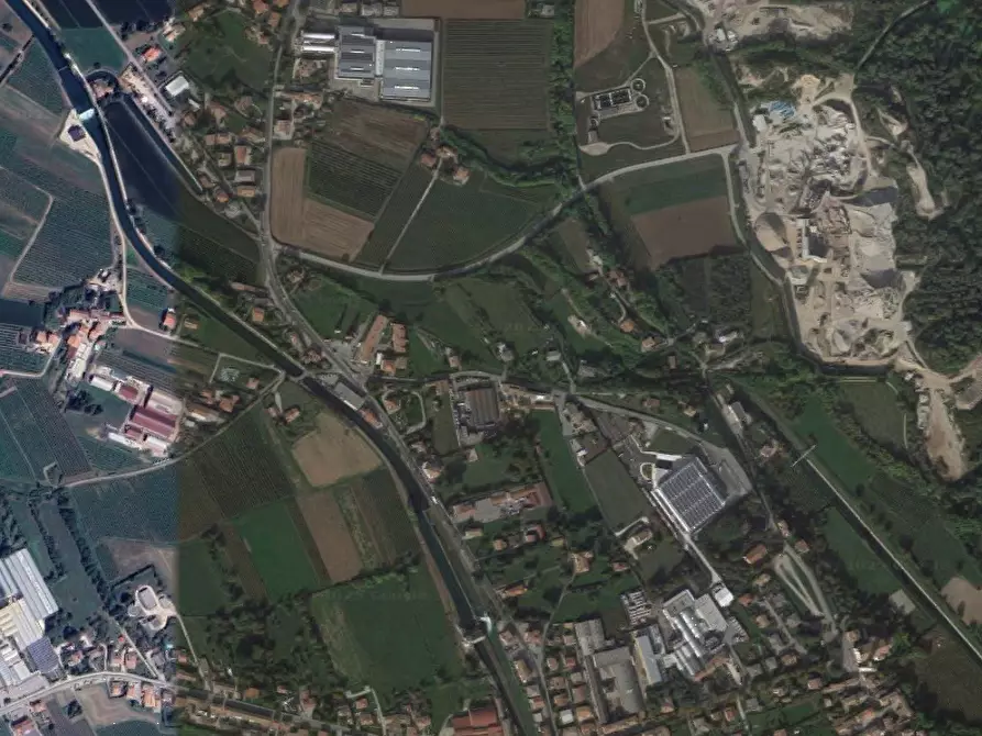 Immagine 10 di Negozio in vendita  in Frazione Ciano a Crocetta Del Montello