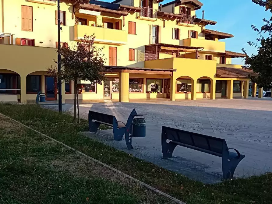 Immagine 4 di Negozio in vendita  in Piazza San Valentino a Pagnacco